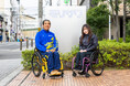 モリサワ所属の佐藤友祈選手が若手パラアスリートに陸上競技用車いすレーサーを寄贈