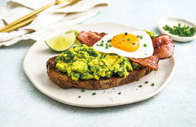 レシピ:半熟卵とハラペーニョサルサを添えたアボカド レシピ:半熟卵とハラペーニョサルサを添えたアボカド