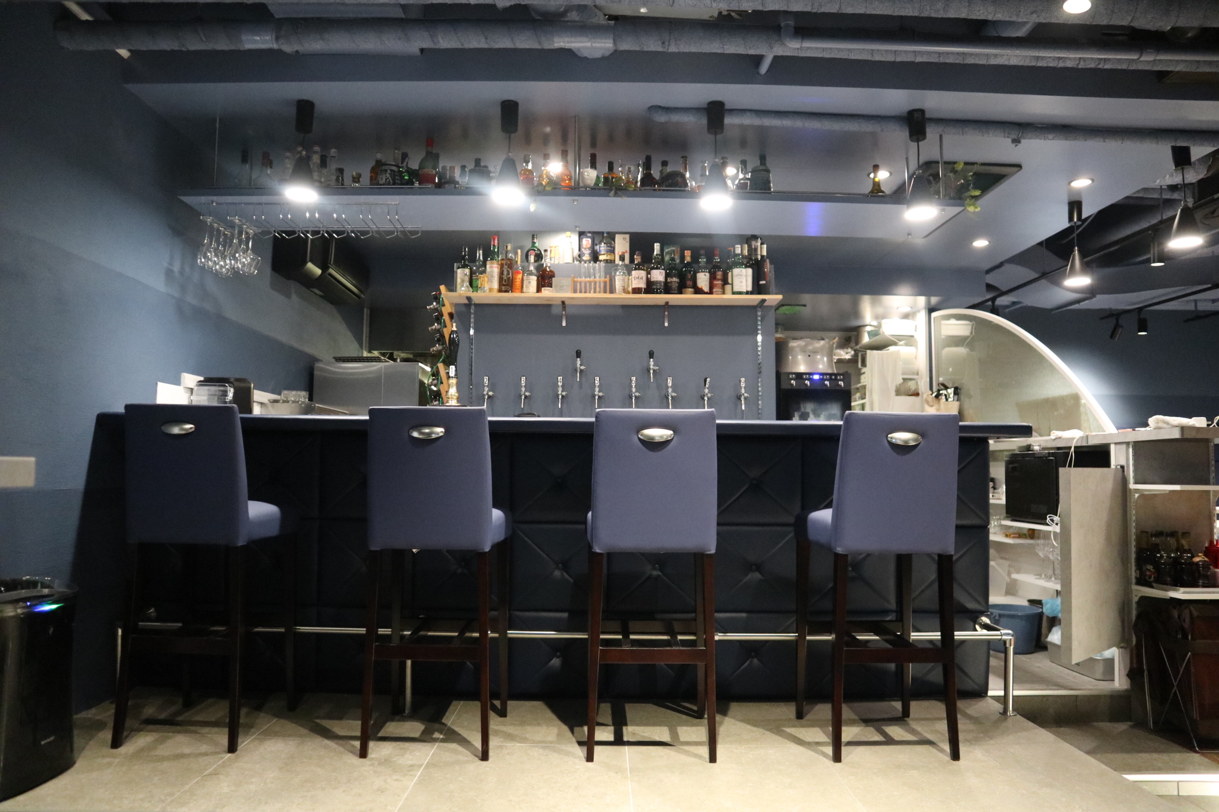 醸造所が見学できるレストラン 銀座 で醸造するクラフトビール併設レストランが22年5月 リニューアルオープン 株式会社ブリューインバーのプレスリリース