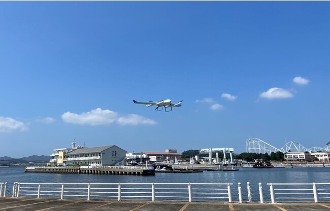 横浜八景島を離陸するエアロボウイング