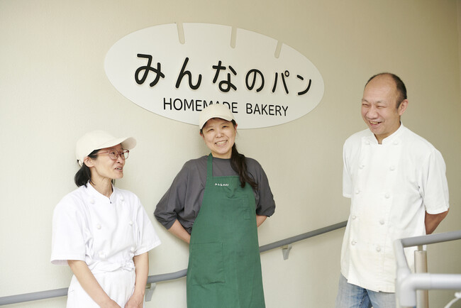 （左）スタッフ：田原迫 亨、（中）食生活指導士：伊藤隆子、（右）店長：伊藤博之