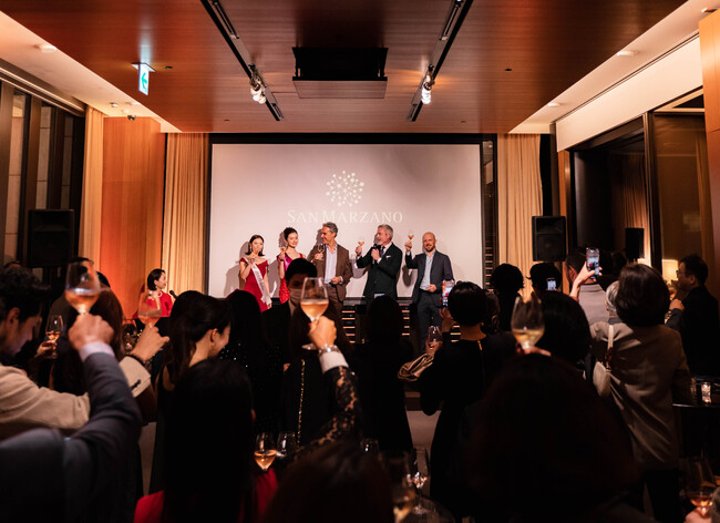 皆でSALUTE!(乾杯) 皆でSALUTE!(乾杯)