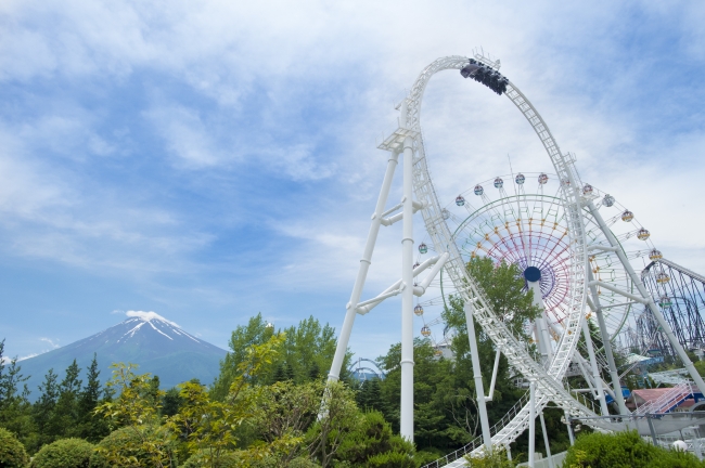 富士山と、直径39.7mの“世界最大級ループ”