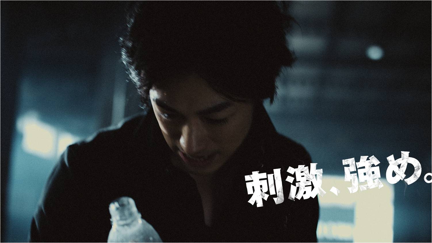 炭酸水売上no 1 ウィルキンソン 新tv Cm Dean Fujiokaさん 爽快に風を受け豪快にウィルキンソンを飲む アサヒ飲料株式会社のプレスリリース