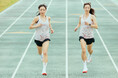 女子陸上長距離部デンソーフリートセローズ所属の池内彩乃選手と中澤咲絵子選手とアスリート契約を締結