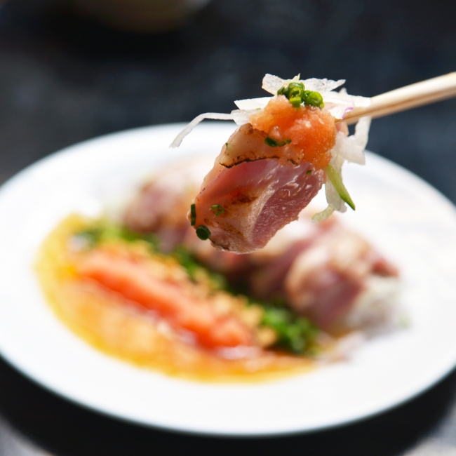 神楽坂和らく「天草大王と新玉葱のタタキ」