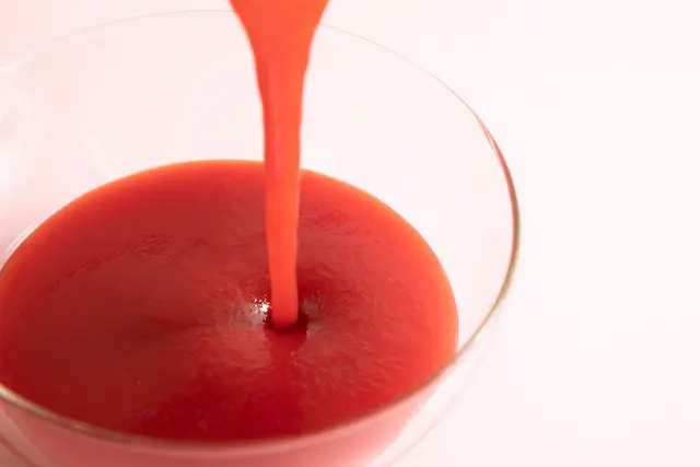 スプーンで底までさらって果物の味を堪能してください。