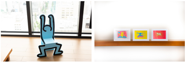 左からKeith Haring Chair、Framed Postcard