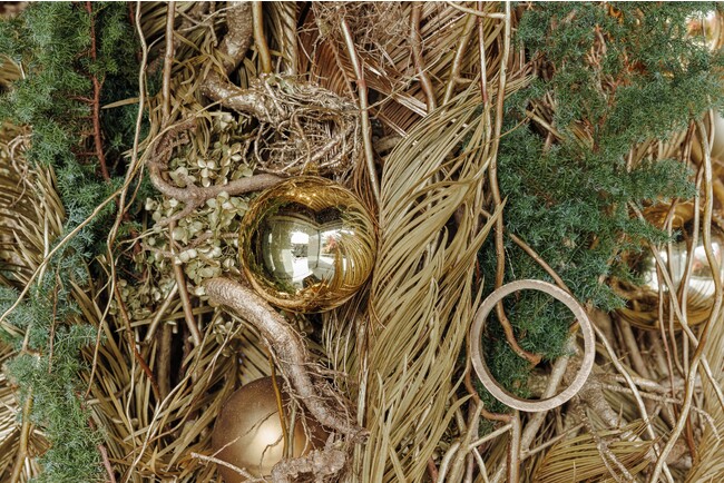 昨年に引き続き、館内の装飾に使用した枝葉を再利用 昨年に引き続き、館内の装飾に使用した枝葉を再利用