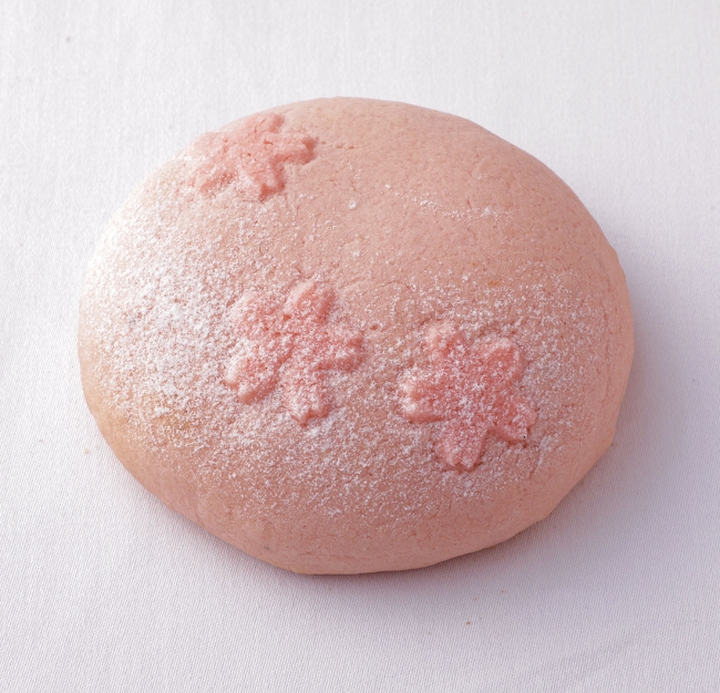桜メロン餡パン