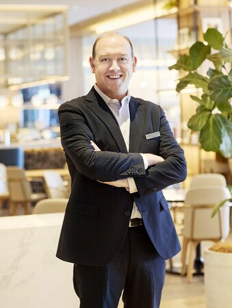 新総支配人　セバスチャン・クレンズマン