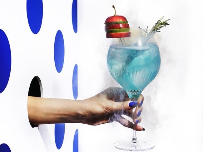 シグネチャーカクテル「POM DE MER」 シグネチャーカクテル「POM DE MER」