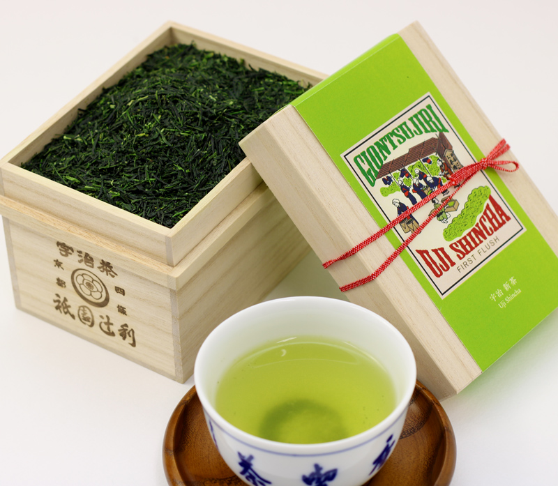 旬の味わいをレトロな茶箱に詰めた、祇園本店限定の宇治新茶パッケージ!|祇園辻利のプレスリリース 旬の味わいをレトロな茶箱に詰めた、祇園本店限定の宇治新茶パッケージ!|祇園辻利のプレスリリース