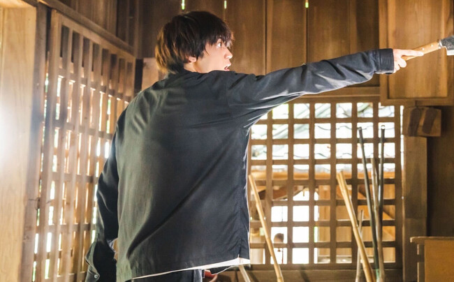 火の男と対峙する千里 火の男と対峙する千里