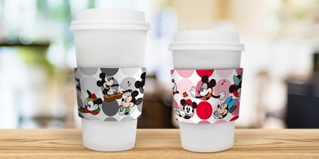 「ディズニーパス限定オリジナルカップスリーブ（非売品）」商品イメージ  © Disney