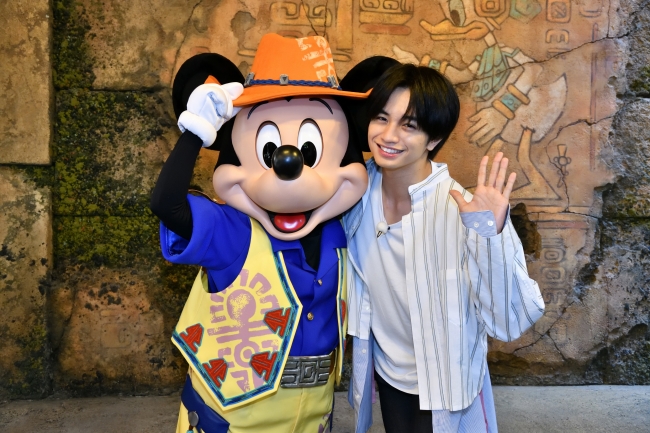 中島健人が5年振りの東京ディズニーシー でミッキーマウスにテンション