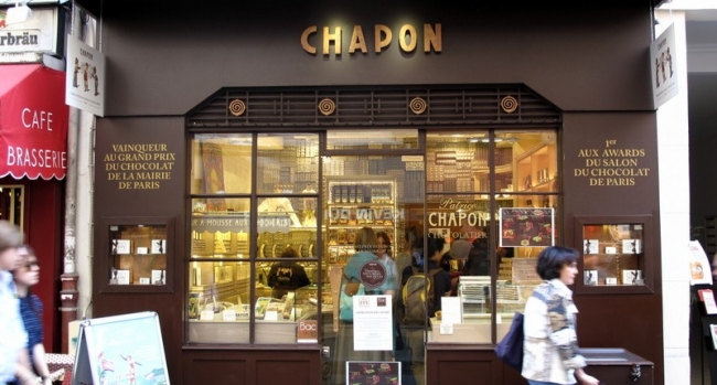 シャポンのパリ本店には多くのパリジェンヌが訪れる