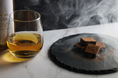 生駒市のBean to Barチョコレート店「Many Cacaos, Many Minds.」がチョコとお酒のペアリングを楽しむ「夜の部営業」を11月から開始
