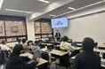 x3d株式会社、明海大学で独自の高度生成AI教育プログラム「生成AIマネジメントゲーム®」を活用した講義プログラムを提供