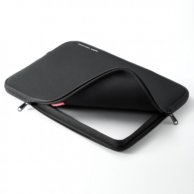 保護力、耐久性に優れているウェットスーツ素材を採用！MacBook Air