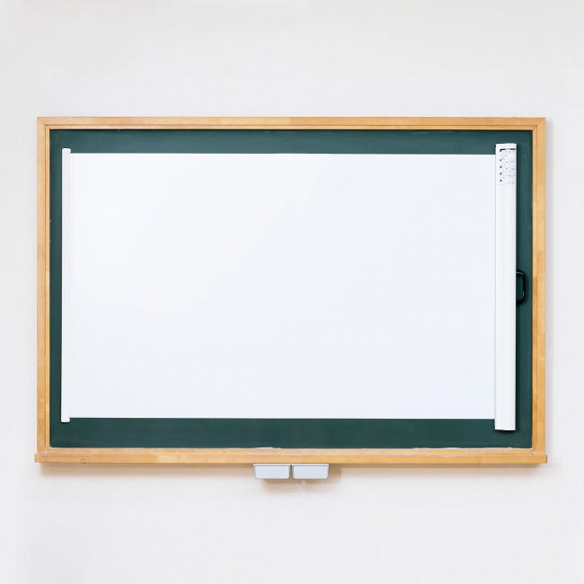 黒板に貼り付けて使えるマグネット式のプロジェクタースクリーンを発売 サンワサプライ株式会社のプレスリリース
