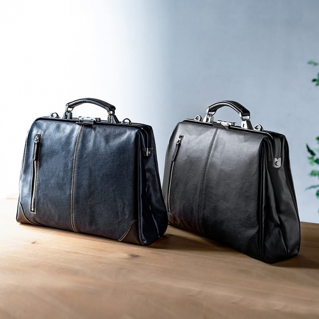 岡山デニムを使って、豊岡で縫製されたビジネスバッグ2種類を7月20日