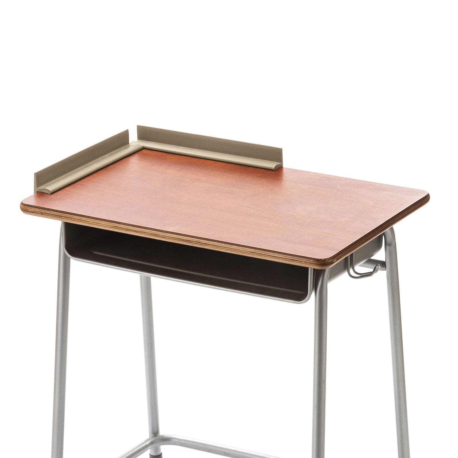 学校机から物の落下を防ぐ 簡単設置落下防止ガードを発売 サンワサプライ株式会社のプレスリリース