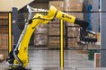 サンワサプライとSGシステム、AI荷下ろしロボットを西日本物流センターに導入