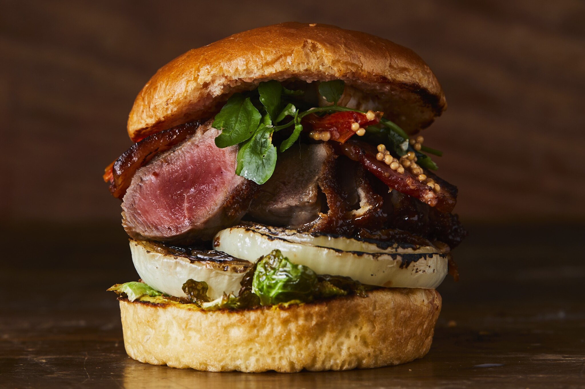 アメリカンハンバーガーショップ「J.S. BURGERS CAFE」は、噛み応え抜群！最高級部位サーロイン使用の絶品牛カツを堪能する