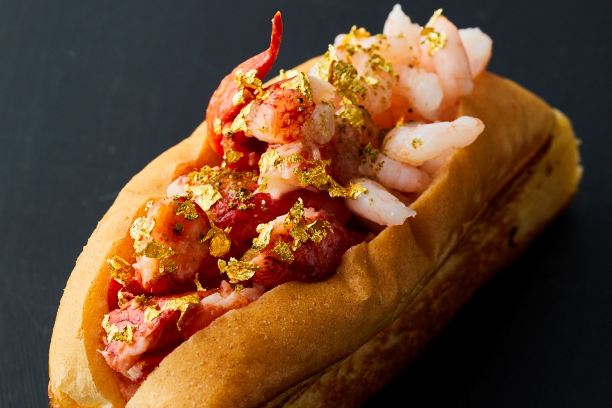 【NYC NO.1 ロブスターロール専門店「LUKE’S LOBSTER」】ロブスターとシュリンプがてんこ盛りな新年にふさわしい超豪華「金箔