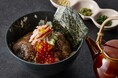 黒毛和牛×蟹いくらの贅沢競演「黒毛和牛すきやき海鮮丼」3月16日（月）より販売開始