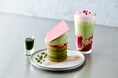 〈Roasted COFFEE LABORATORY〉割って、かけて、味わいの変化を楽しむ、いちご抹茶の体験型パンケーキ4月28日(火)から発売
