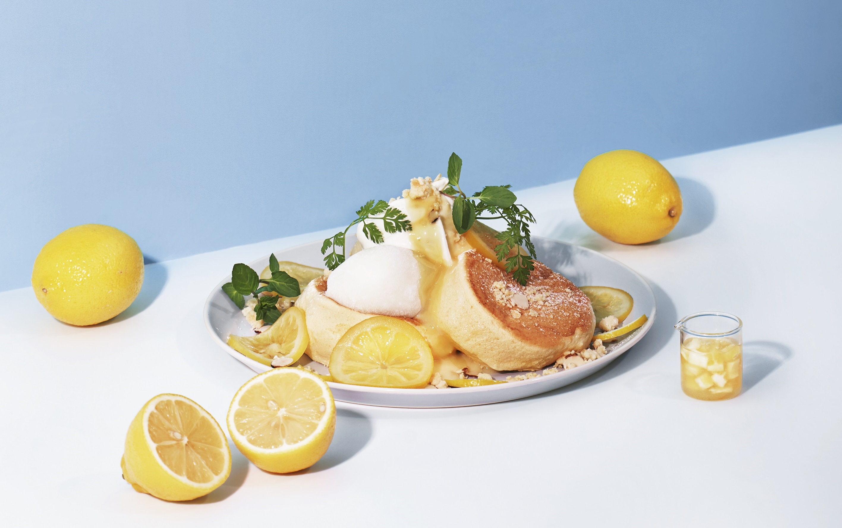 スフレパンケーキ専門店 Flipper S レモンチーズタルト がイメージの 奇跡のパンケーキ が登場テイクアウトにぴったりな 2種のドリンクが選べる ツインドリンクカップ も 株式会社ベイクルーズのプレスリリース