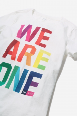 Gap が、プライドチャリティT シャツ“WE ARE ONE”を全国のGap ストアで ...