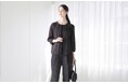 「家族葬」が定番化、“気軽に着用できるフォーマル”需要高まる　洋服の青山から「いざという時」にマルチに活躍するフォーマルが登場