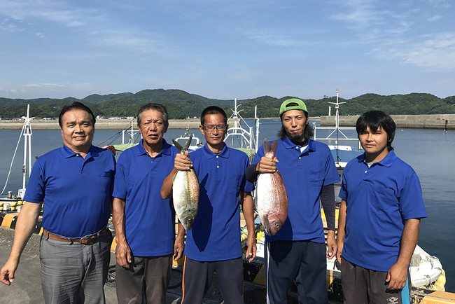 九州の縞鯵と真鯛の漁業生産者