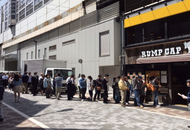 1号店神田店オープン時の賑わい