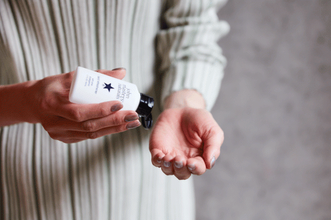 上質なカジュアルウェアにフィットする香り Converse Tokyoとのコラボレーションによるハンドリフレッシュナーが数量限定で誕生 株式会社 ジョンマスターオーガニックグループのプレスリリース