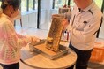 都市養蜂と自然の恵みを楽しむ!「秋の採蜜体験 ハニーナッツを作ろう」