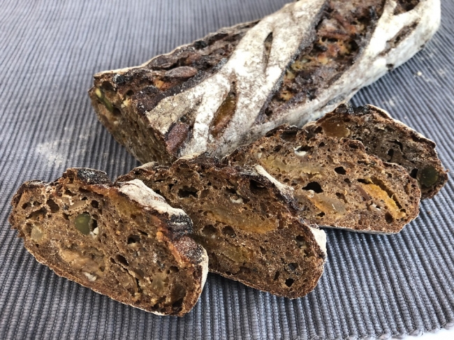 SAWAMURA限定パン「Pan au Tea」