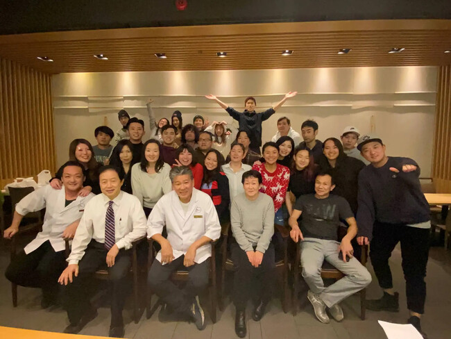 カナダで本物の日本料理を伝えるZENジャパングループのメンバー