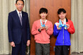 高槻市在住の2選手が全国障害者スポーツ大会優勝を市長に報告
