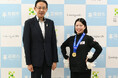 高槻市在住の山崎琴心さんがチアダンスの世界大会優勝を市長に報告