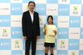 高槻市立阿武山小6年の後藤里沙さんがけん玉の全国大会出場を市長に報告