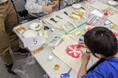 三和タジマ×認定NPO法人キッズドア協働企画「アート教室」“オリジナルスタンプでエコバッグをつくろう”を実施しました(三和タジマ)
