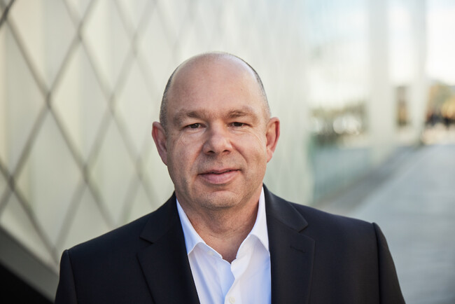 Jan Becker ヤン・ベッカー　CEO