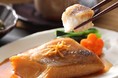 全国各地から厳選した高品質の食材をお得に毎月食卓にお届けする世田谷自然食品の「厳選グルメ特選便」第二弾は、美味しい魚料理が毎月届く「旬のさかな定期便」！