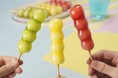 新感覚和菓子『カラフルうるるん団子』初登場　“うるるん”と透明感あるフルーツのタレが涼しげで夏のおやつにぴったり！