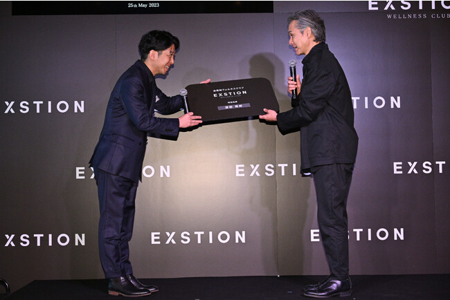 施設自慢のゴルフ体験渡部さんの地元