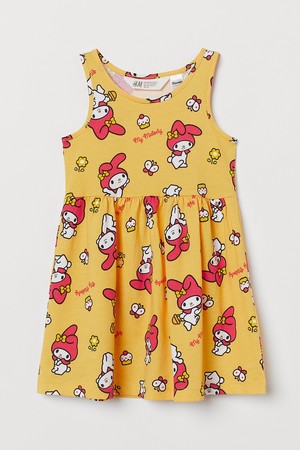 ワンピース¥999 ©2021 SANRIO CO., LTD.